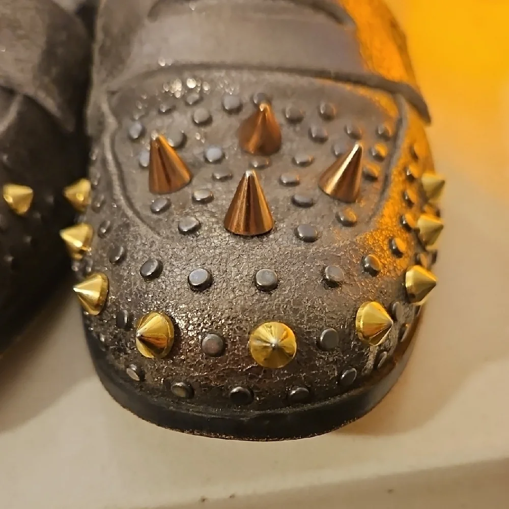 Women's Le Lis Lanc Metallic Gray Loafers with Gold Studs - Picture 5 of 9